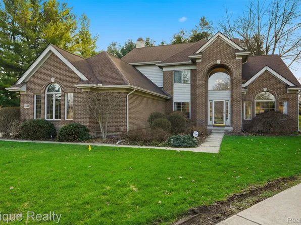 2442 Moors Ct, Ann Arbor, MI 48108