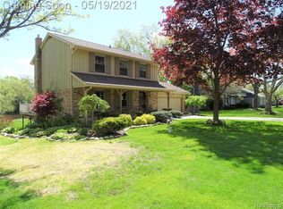 5056 Territorial Rd, Grand Blanc, MI 48439