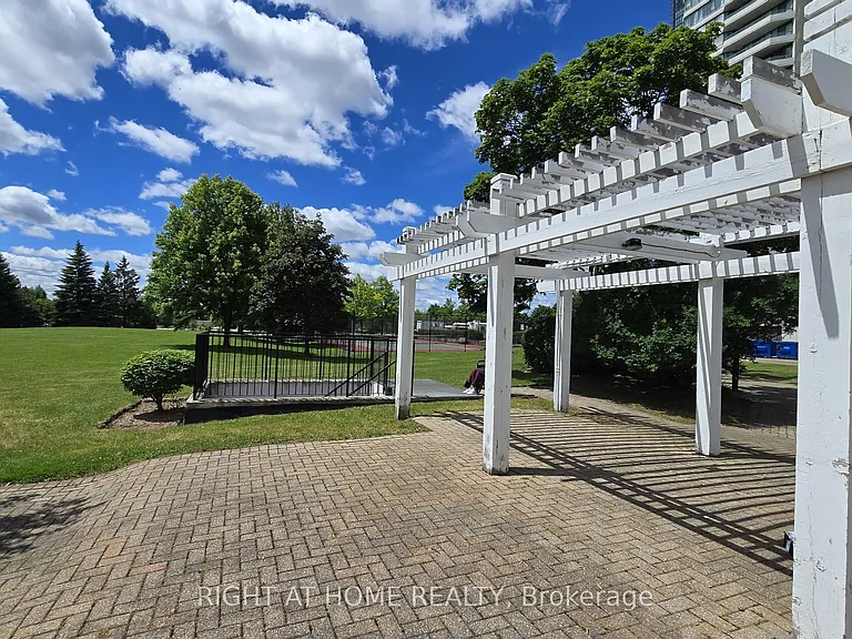 550 Webb Dr #914 — Photo 42