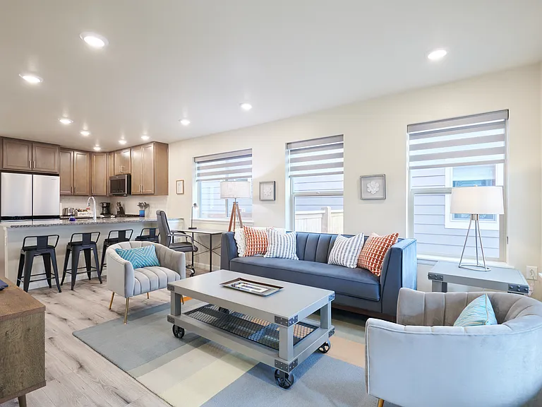 6339 Hanover St — Photo 11