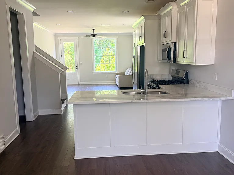 432 Live Oak Dr — Photo 3