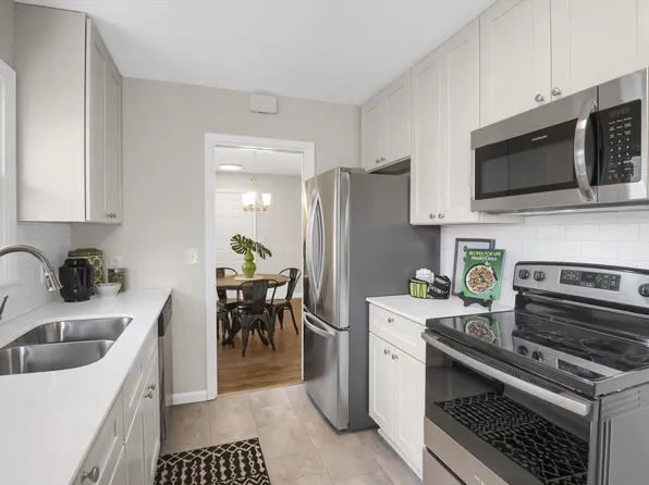 1811 Oregon Ave S, Saint Louis Park, MN 55426