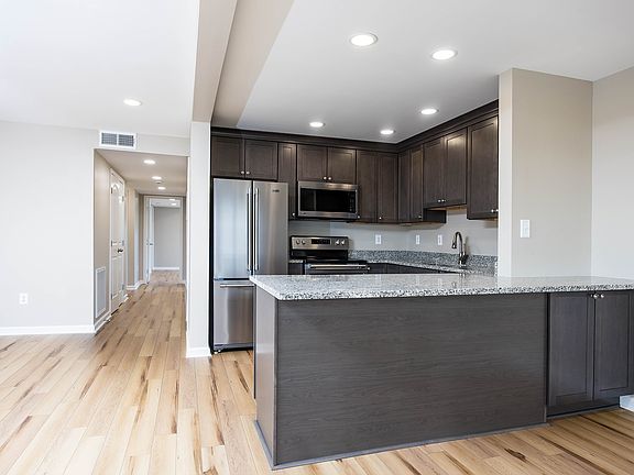 5th image of 1320 Michigan Ave #1