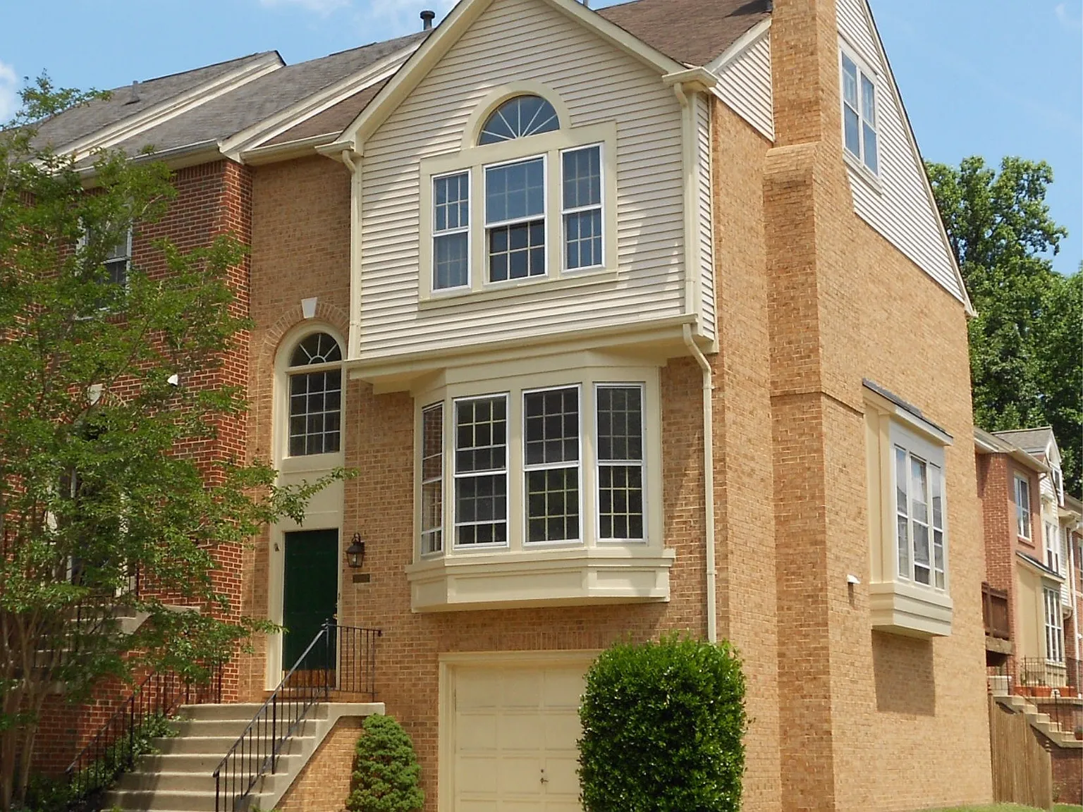 3 bed, 2232 sqft, $3,500 — Photo 4