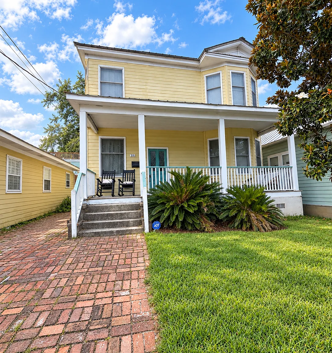 3 bed, 2.5 bath, 1800 sqft, $3,950 — Photo 1