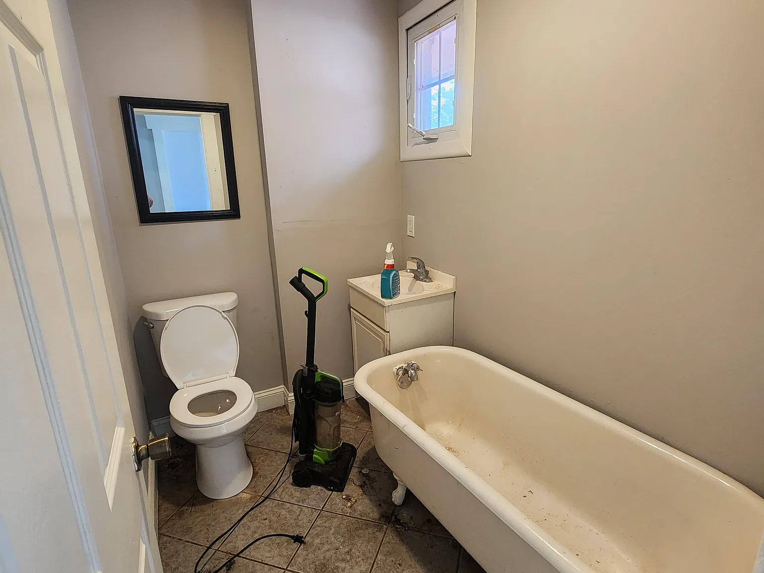 2 bed, 1.5 bath, 1007 sqft, $1,300 — Photo 1