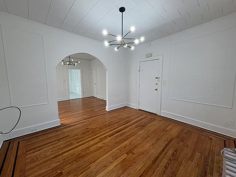 105 N 15th St #1R — Photo 4