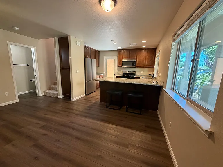 1194 Velarde Cir — Photo 26
