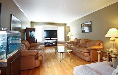 2nd image of 7313 W Touhy Ave