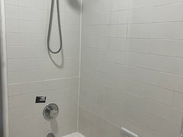1115 N Lakewood Ave — Photo 9