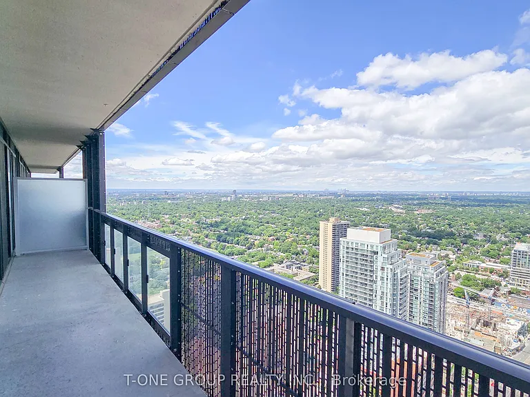 8 Eglinton Ave E #4208 — Photo 11