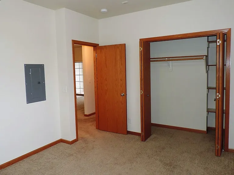 545 Pond View Drive — Photo 14