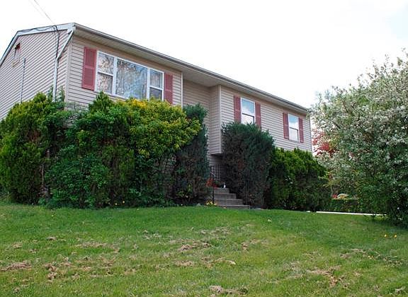 4th image of 50 Conklin Ave