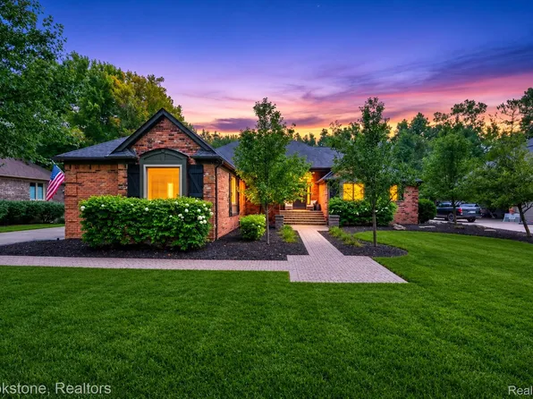 12300 Forest Glen Ln, Shelby Township, MI 48315
