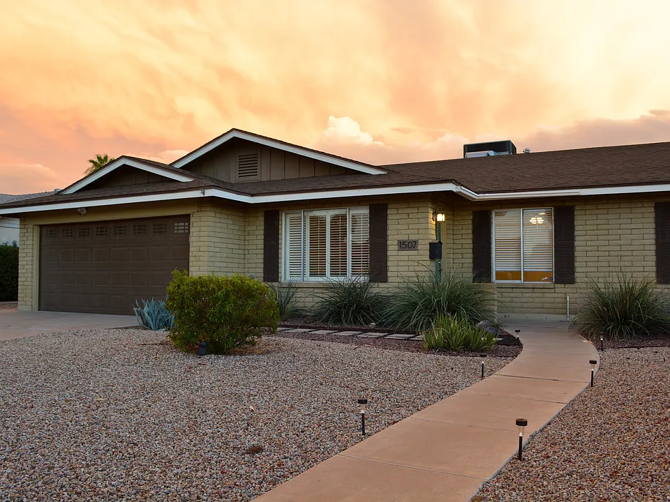1507 E Palmcroft Dr