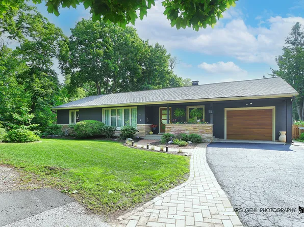 45 Francis Ave, Crystal Lake, IL 60014