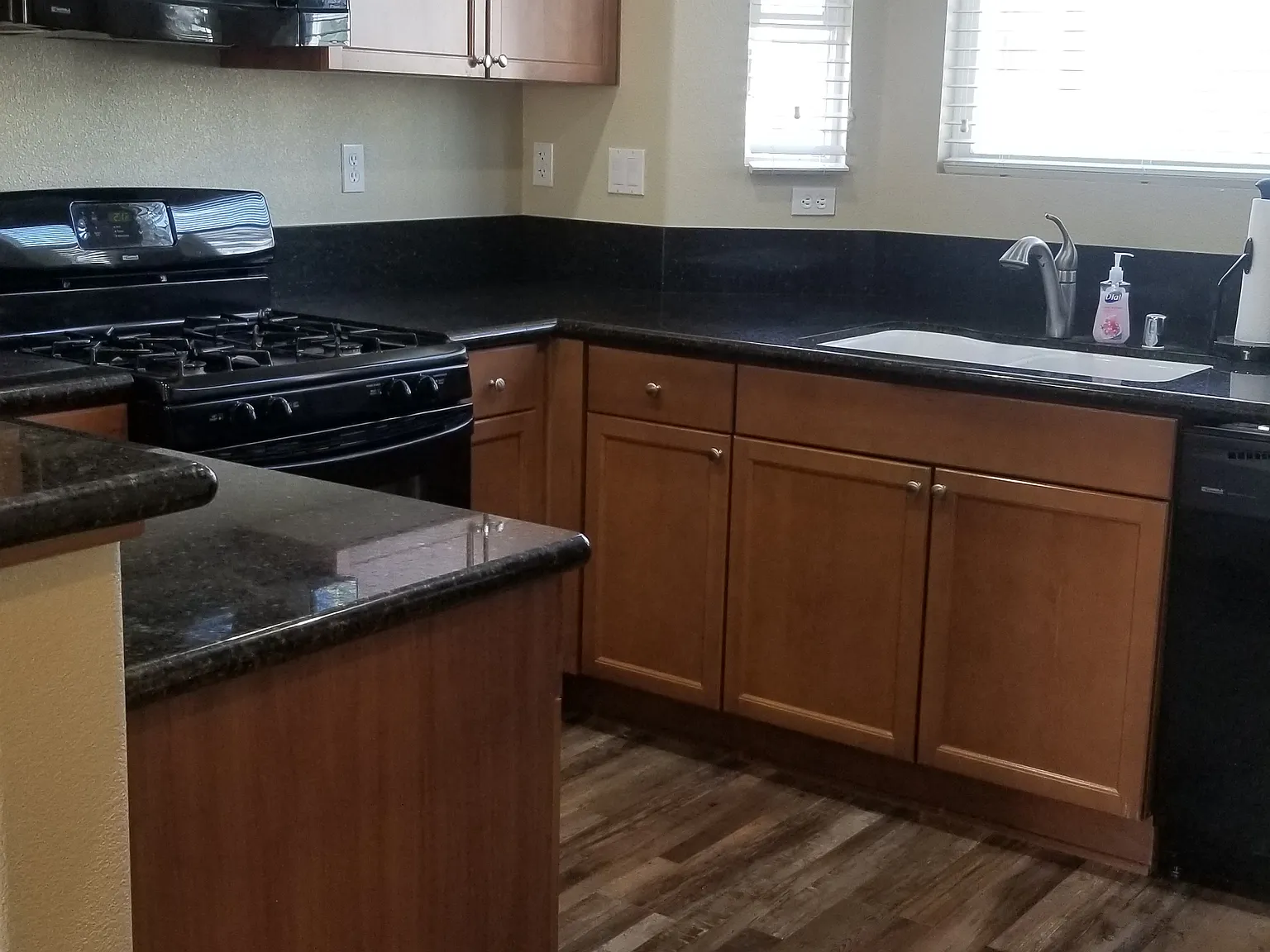 2 bed, 1322 sqft, $2,300 — Photo 2