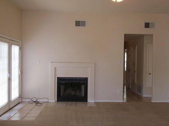 4th image of 841 Chateau Dr