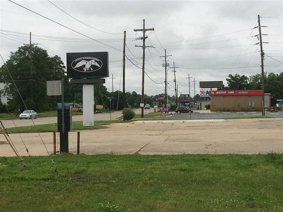2nd image of 600 Thomas Rd