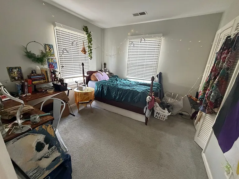 101 Southampton Ct — Photo 6
