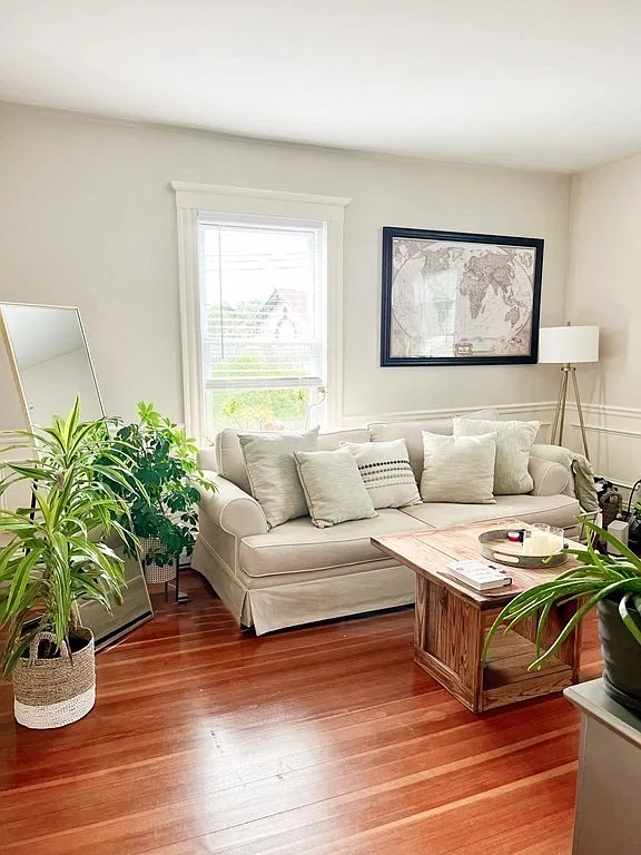 2 bed, 1.0 bath, 800 sqft, $2,600 — Photo 2