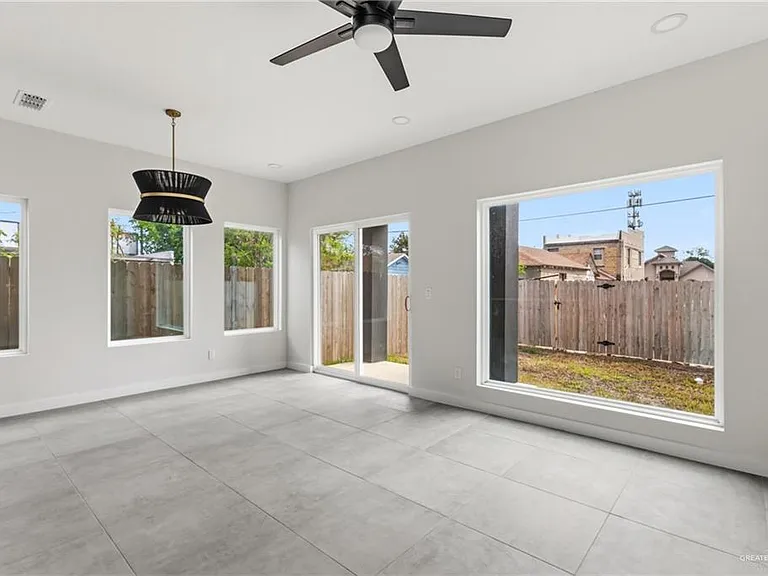 813 S Bicentennial Blvd — Photo 4