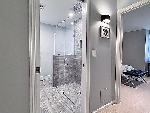 New Porcelain Bathroom 2nd F