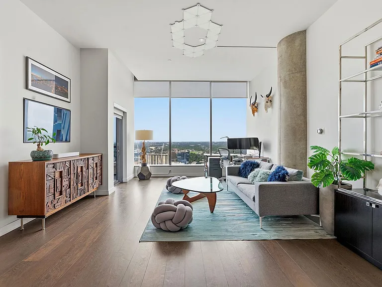 210 Lavaca St #2803 — Photo 2