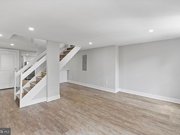 3rd image of 256 S 11th St Floor 3