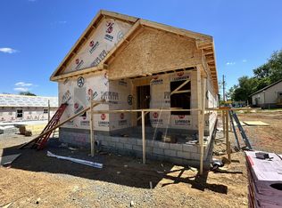 208 Center St, Portland, TN 37148