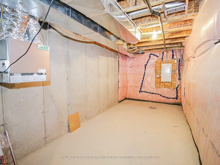 77 Keelson St — Photo 31
