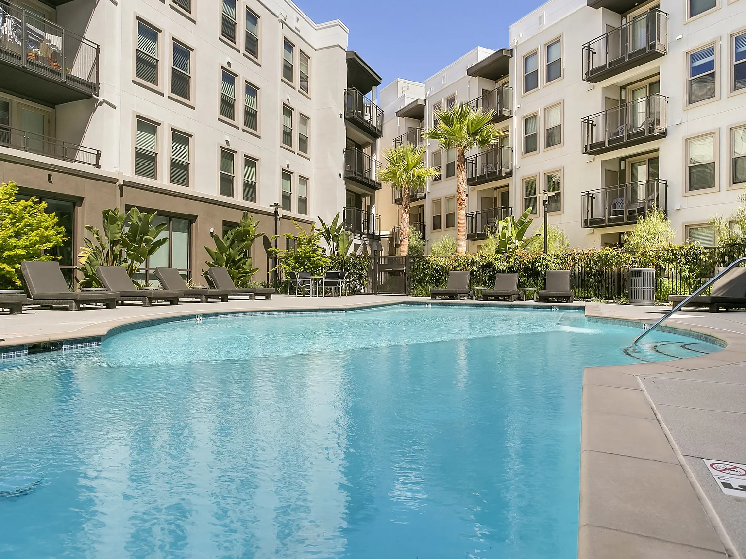 Cirrus Redwood City — Photo 4