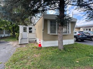 301 E Commerce Blvd #10, Slinger, WI 53086