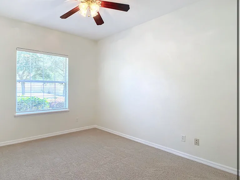 10809 Masters Dr — Photo 6