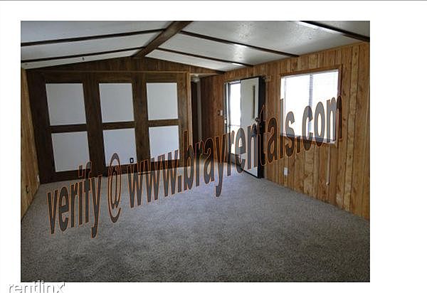3067 Grosbeak Dr. livingroom