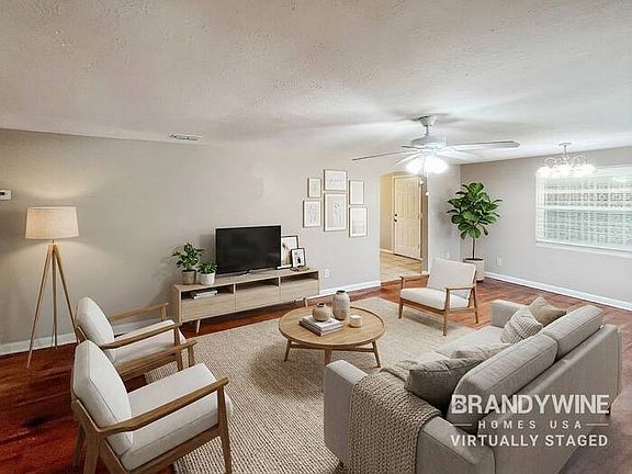 3rd image of 1001 Fields Rd