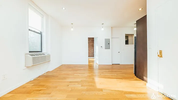 Rented by Nooklyn NYC LLC | media 24