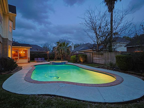 4th image of 20102 Windbury Ct