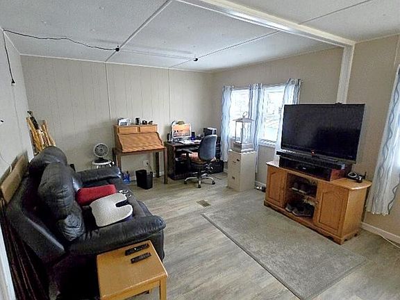 5th image of 703 Fresh Pond Ave #175