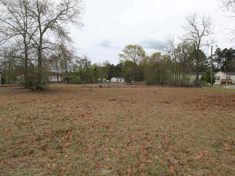 2nd image of 173 Roundtree Dr