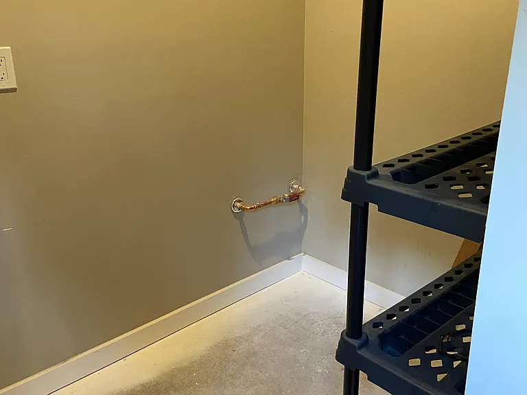 384 W Washington Ave #1 — Photo 9