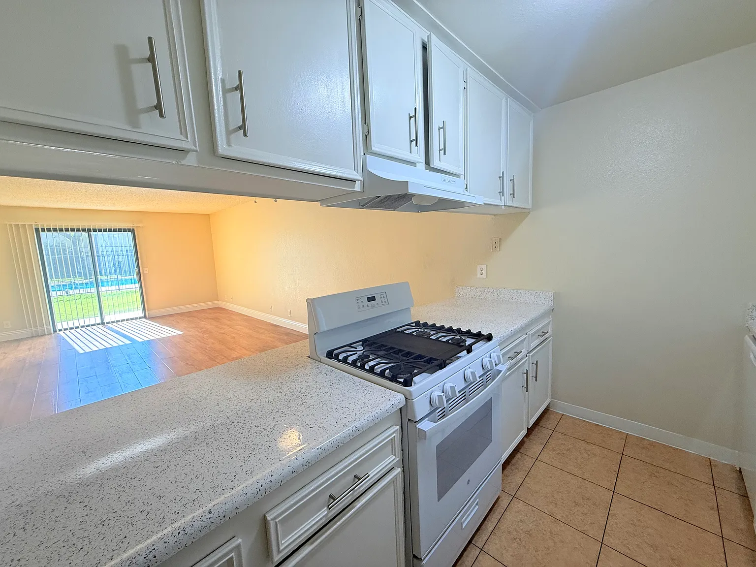Date Palm Apartments — Photo 3