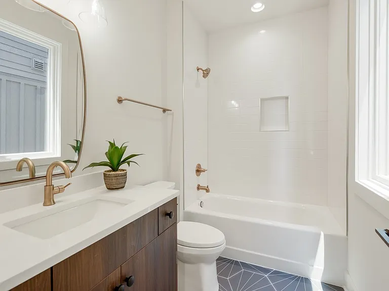 1721 6th Ave N #4 — Photo 31