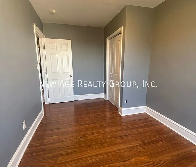 727 N 49th St — Photo 10