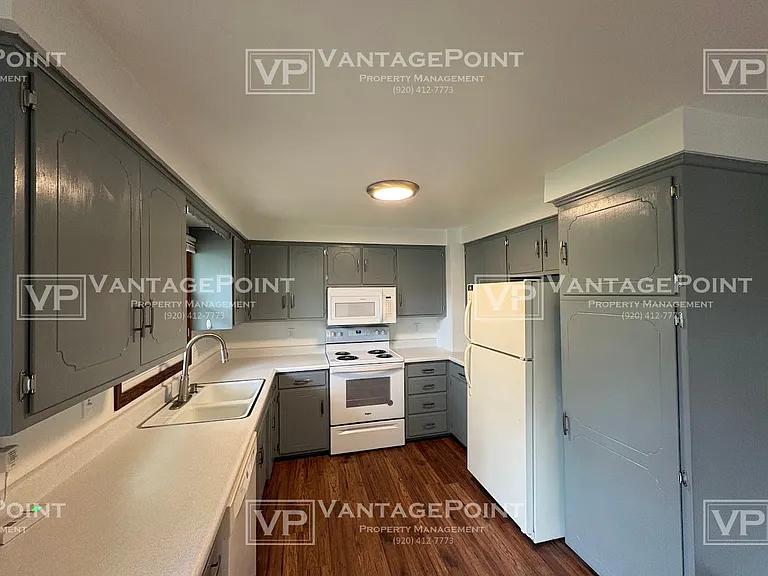 1713 Edgehill Dr — Photo 7