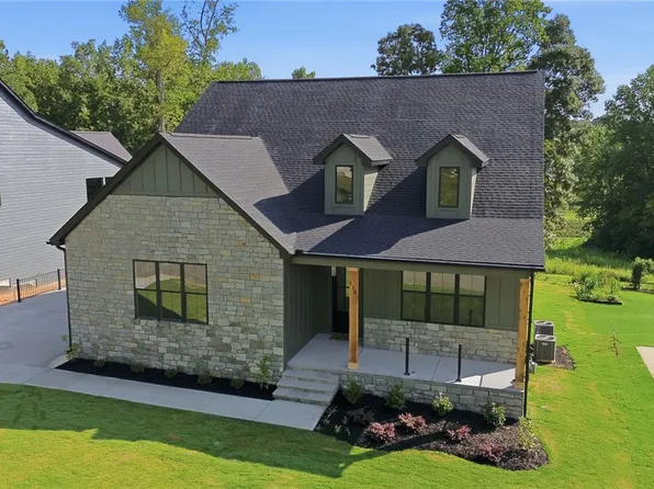 110 Wedge Way, Travelers Rest, SC 29690