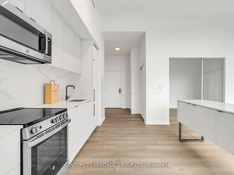 285 Dufferin St #422 — Photo 13