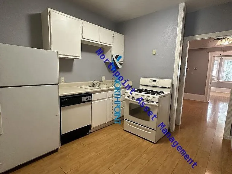 1401 F St #3 — Photo 5