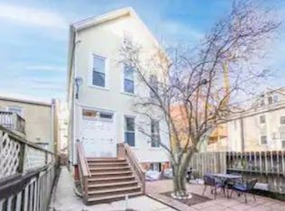 1414 W Fletcher St APT 1R, Chicago, IL 60657