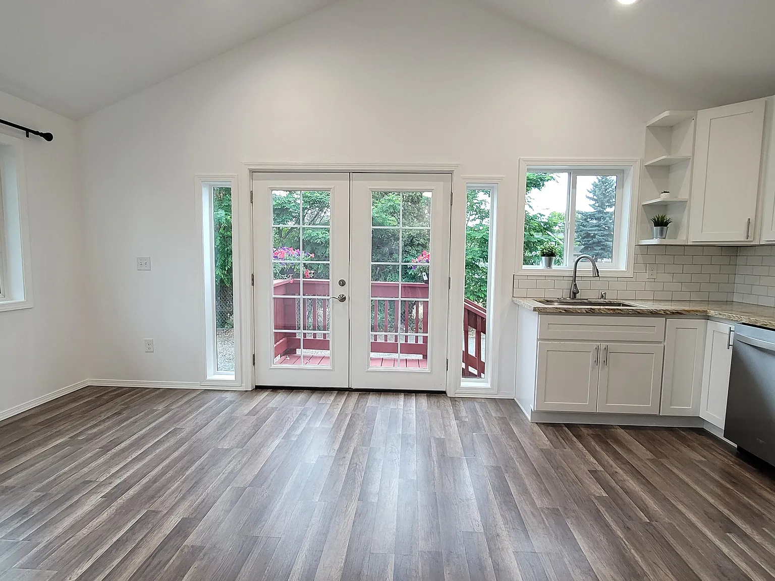 5407 S Pine St — Photo 3
